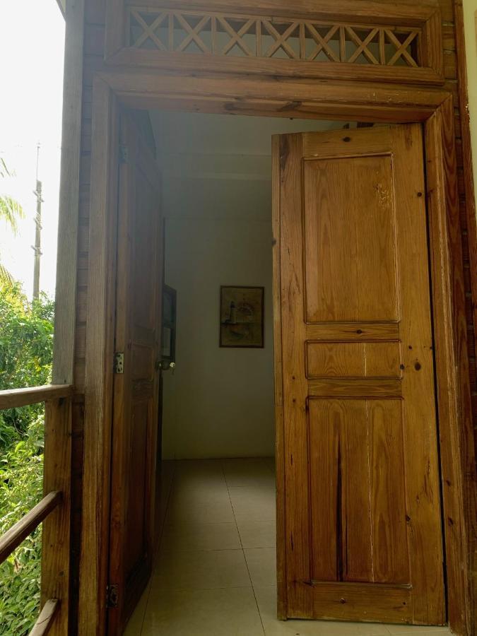 Hostal Casaluna San Andres מראה חיצוני תמונה