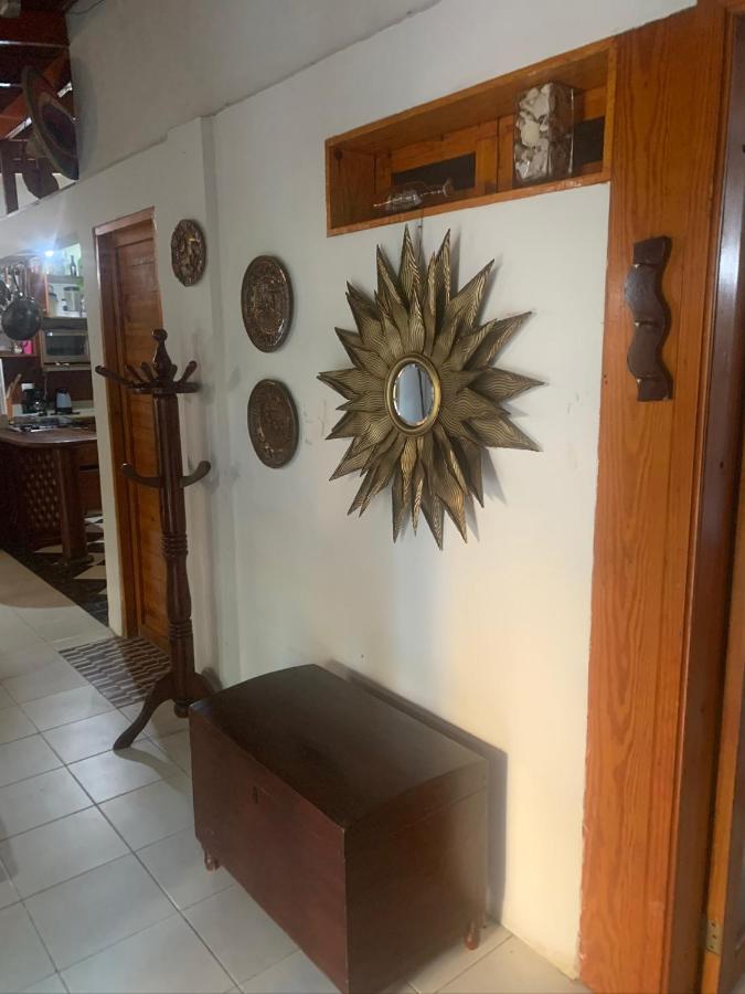 Hostal Casaluna San Andres מראה חיצוני תמונה