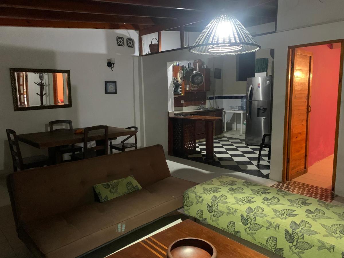 Hostal Casaluna San Andres מראה חיצוני תמונה