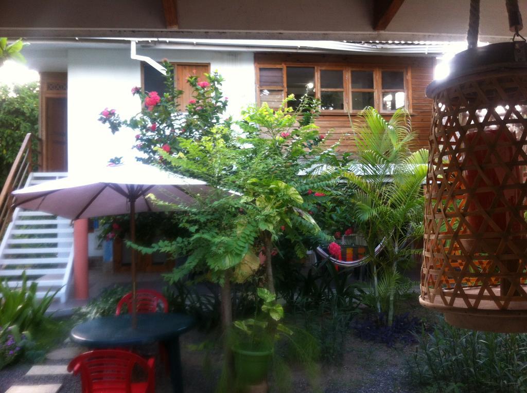 Hostal Casaluna San Andres מראה חיצוני תמונה